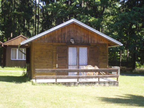 Four-bed cottages with toilet and fridge